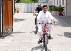 ಇಂಧನ ಉಳಿಸುವ ಪ್ರಧಾನಿ ಕರೆಗೆ ಕೇಂದ್ರ ಸಚಿವರ ಬೆಂಬಲ; ಸೈಕಲ್’ನಲ್ಲಿ ಕಚೇರಿಗೆ ತೆರಳಿದ ಮಂತ್ರಿ ತೋಖನ್ ಸಾಹು